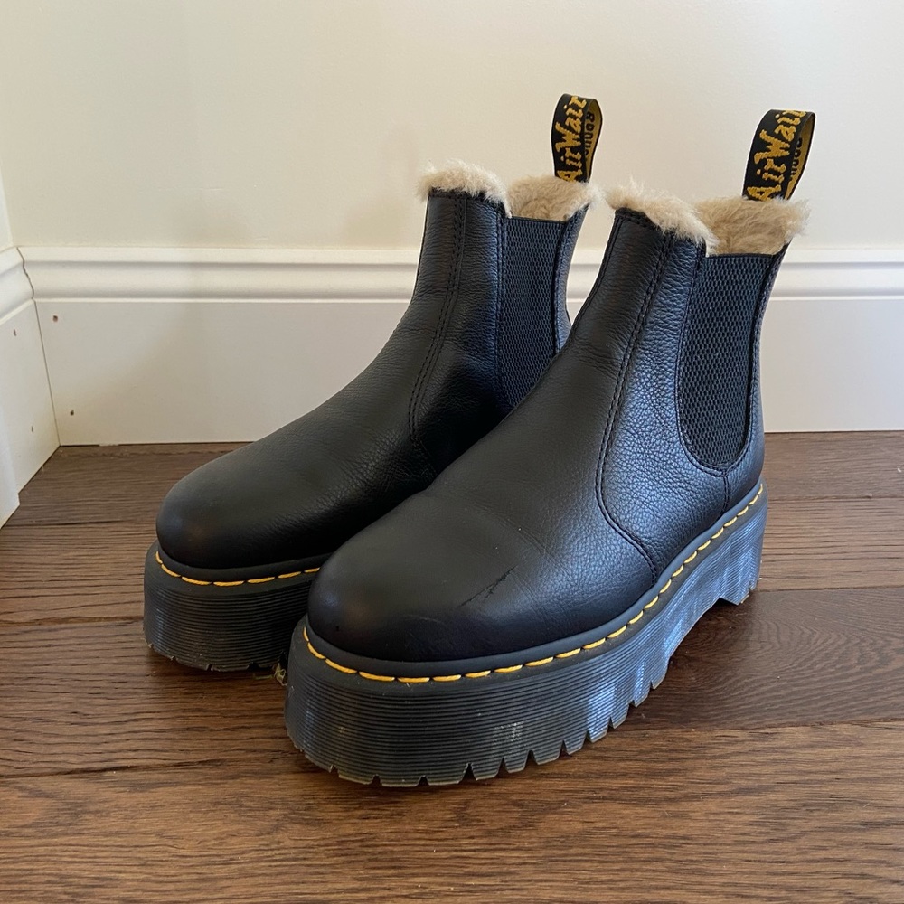 Doc Martens 2976 Faux Fur Lined Platform Chelsea Boot